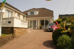 Eske Villa B&B
